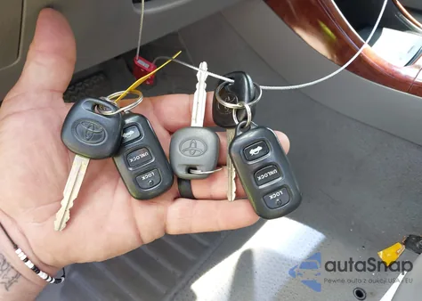 2002 Toyota Camry Xle z USA, uszkodzony, nr VIN 4T1BE32K72U545923